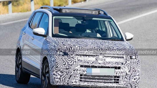 Flagra: Volkswagen T-Cross vai mudar para conviver com elétrico ID. Cross