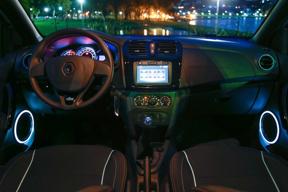 Renault Sandero Vibe (Foto: Divulgação) — Foto: Auto Esporte