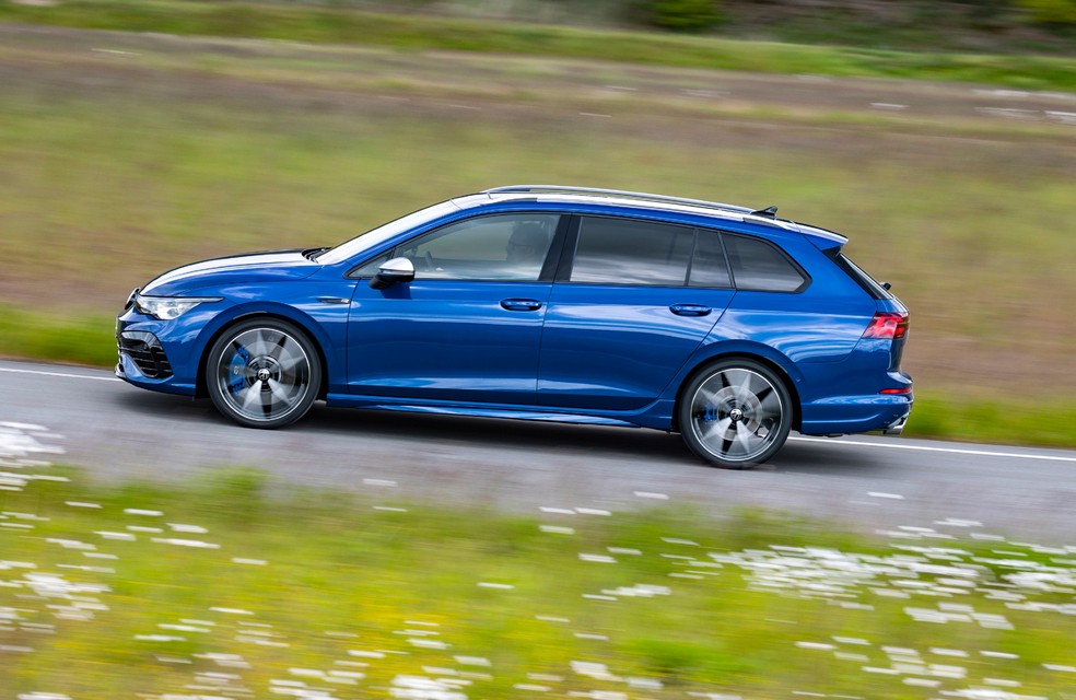 Volkswagen Golf Variant R tem rodas aro 19 como opção — Foto: Divulgação