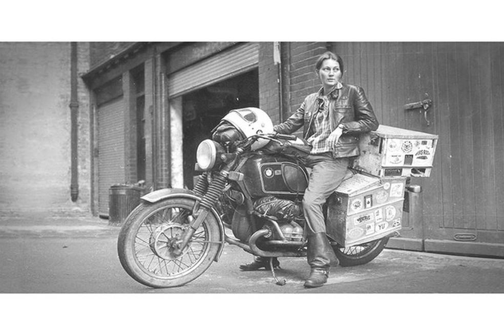 Elspeth Beard e sua BMW R 60/6 Boxer (Foto: Divulgação) — Foto: Auto Esporte