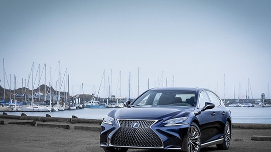 Teste: Novo Lexus LS 500h 