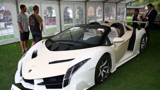 Carros do filho do ditador da Guiné Equatorial são leiloados e arrecadam mais de US$ 27 milhões