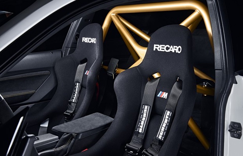 Interior da cabine do M2 como safety car (Foto: Divulgação) — Foto: Auto Esporte