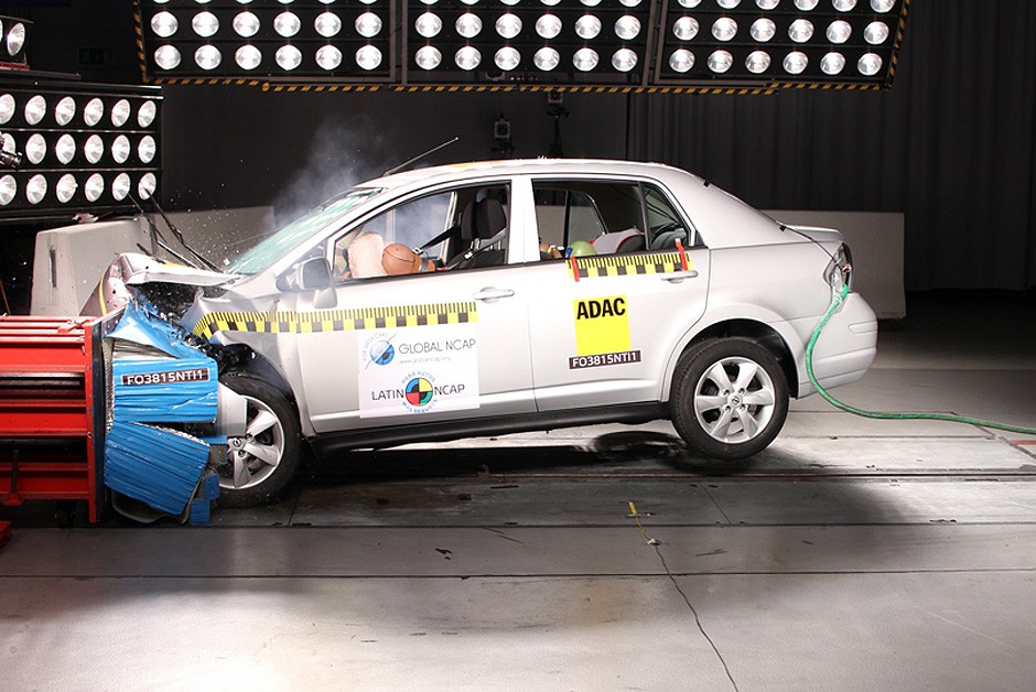 Nissan Tiida tem quatro estrelas na proteção de adultos e duas estrelas na proteçaõ infantil 