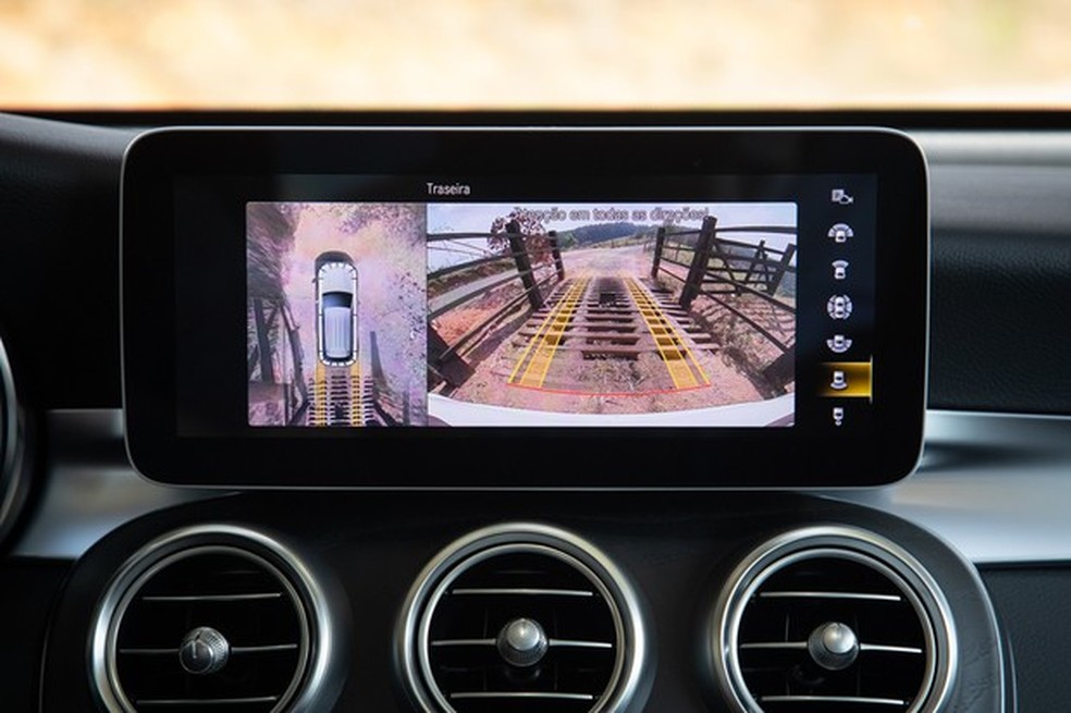 Multimídia MBUX tem assistente virtual com inteligência artificial (Foto: Divulgação) — Foto: Auto Esporte