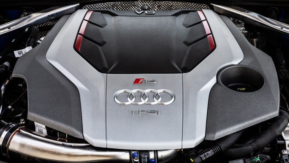 O V6 2.9 biturbo é um dos poucos motores da Audi que ainda não recebeu tecnologia híbrida leve — Foto: Divulgação