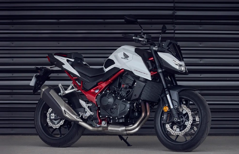 Com "metade" do motor da 600F Hornet, o novo modelo entrega números semelhantes — Foto: Divulgação