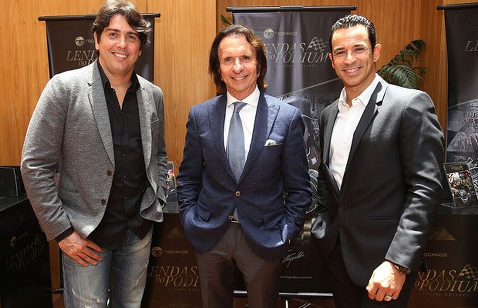 Cacá Bueno, Emerson Fittipaldi e Hélio Castroneves no lançamento "Lendas do Podium" (Foto: Eduardo Viana) — Foto: Auto Esporte