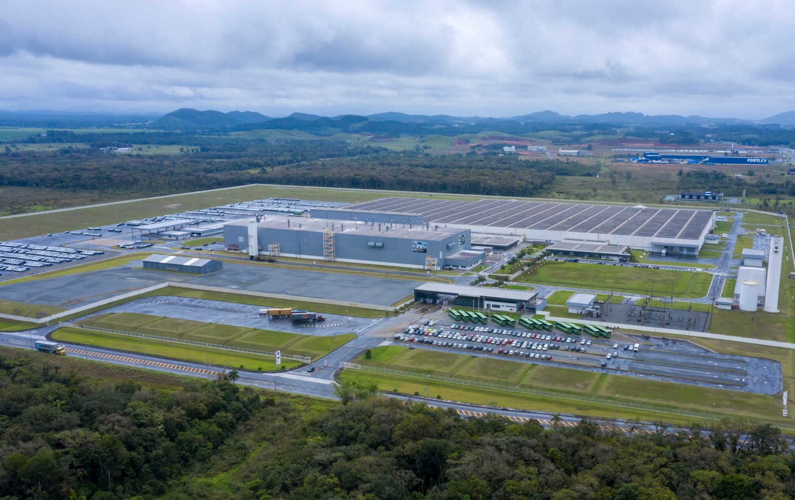 BMW anuncia aumento de 10% na produção da fábrica de Araquari (SC) a partir de 2024