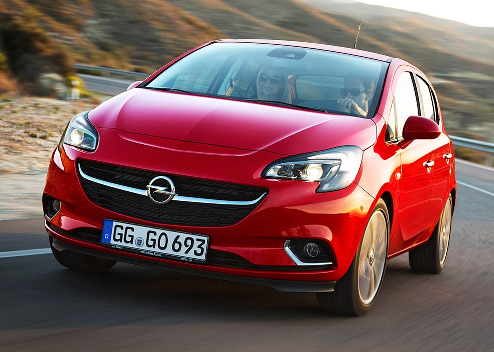 Na Europa, Corsa é vendido pela Opel e teve novas gerações — Foto: Divulgação
