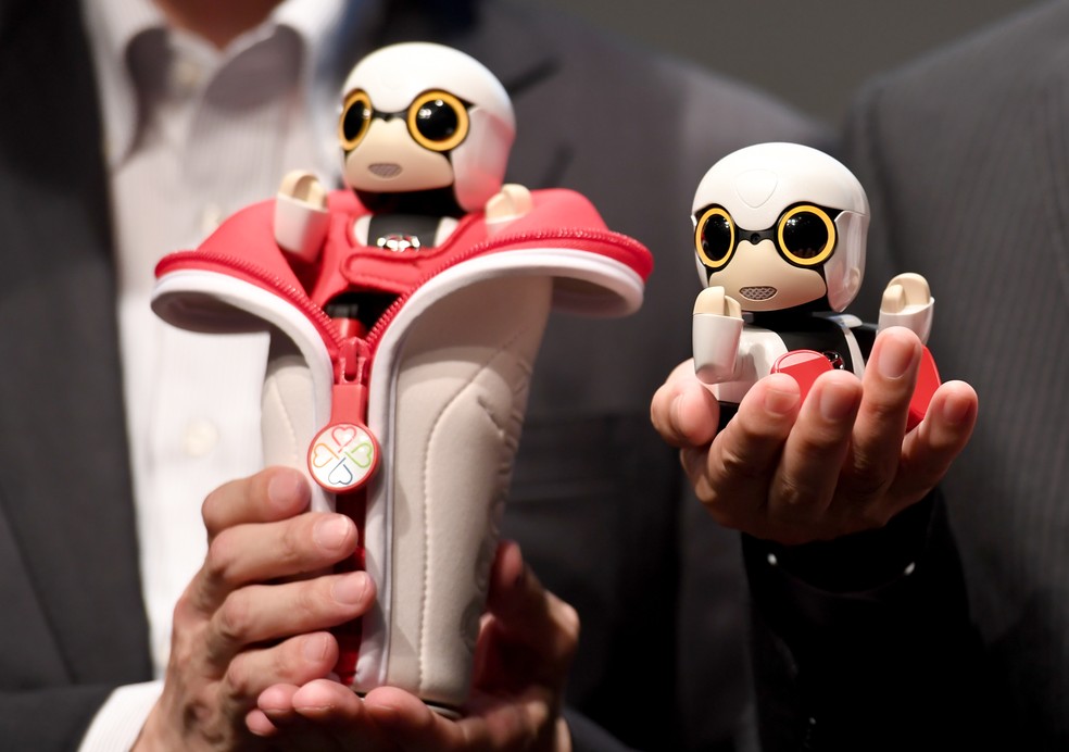 Kirobo Mini será vendido no Japão por cerca de R$ 1,2 mil — Foto: TOSHIFUMI KITAMURA/AFP