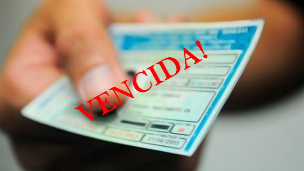 CNHs vencidas em 2020 e 2021 terão mais tempo para a renovação — Foto: Arte/Auto News Brasil 