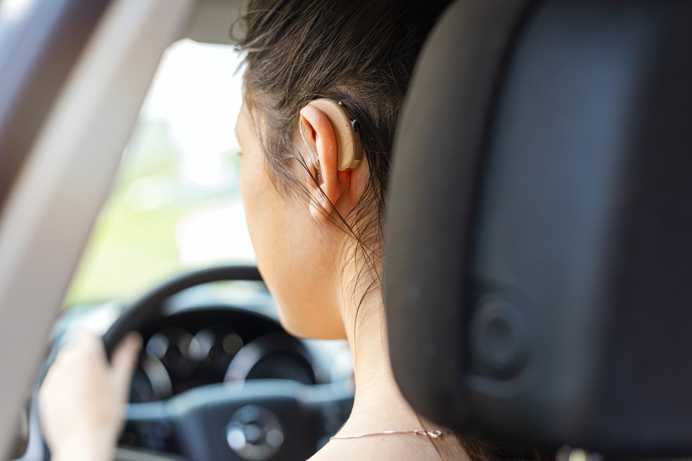 Pessoas com deficiência auditiva enquadram-se nas condições necessárias para solicitação de IPVA — Foto: Getty Images