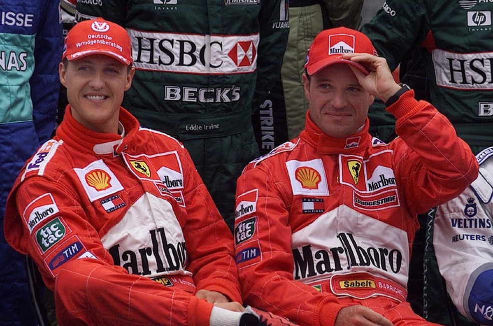 Michael Schumacher e seu ex-companheiro de equipe Rubens Barrichello — Foto: Reprodução