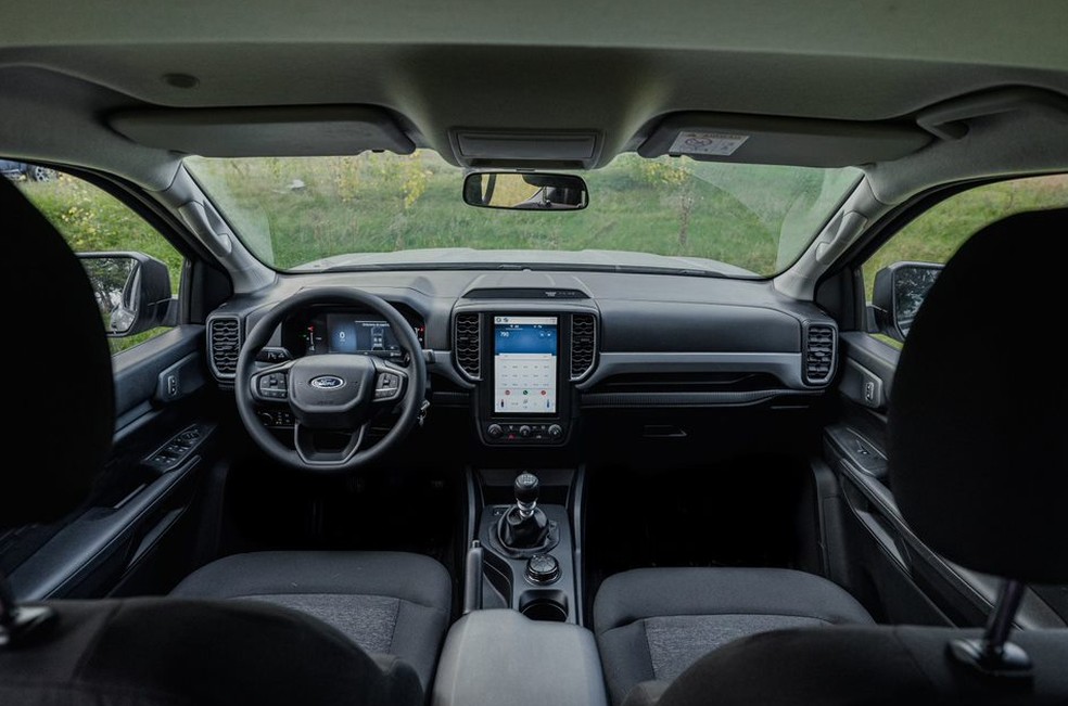 Interior da versão XL da Ford Ranger 2024 — Foto: Divulgação