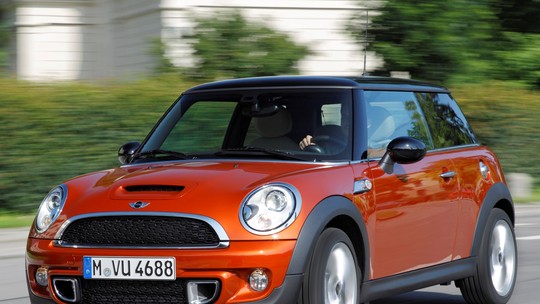 6 carros usados de luxo que eram caros e hoje partem de R$ 50 mil
