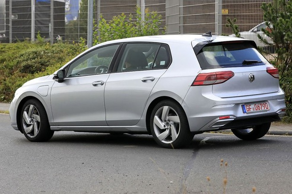 Traseira ainda apareceu oficialmente, a imagem mostra o flagra mais nítido até agora (Foto: Automedia) — Foto: Auto Esporte