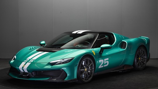 Ferrari 296 Speciale tem preparação de pista e motor híbrido de 900 cv
