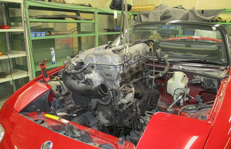 Processo de restauro do Miata oferecido pela Mazda inclui desmonte completo (Foto: Divulgação) — Foto: Auto Esporte
