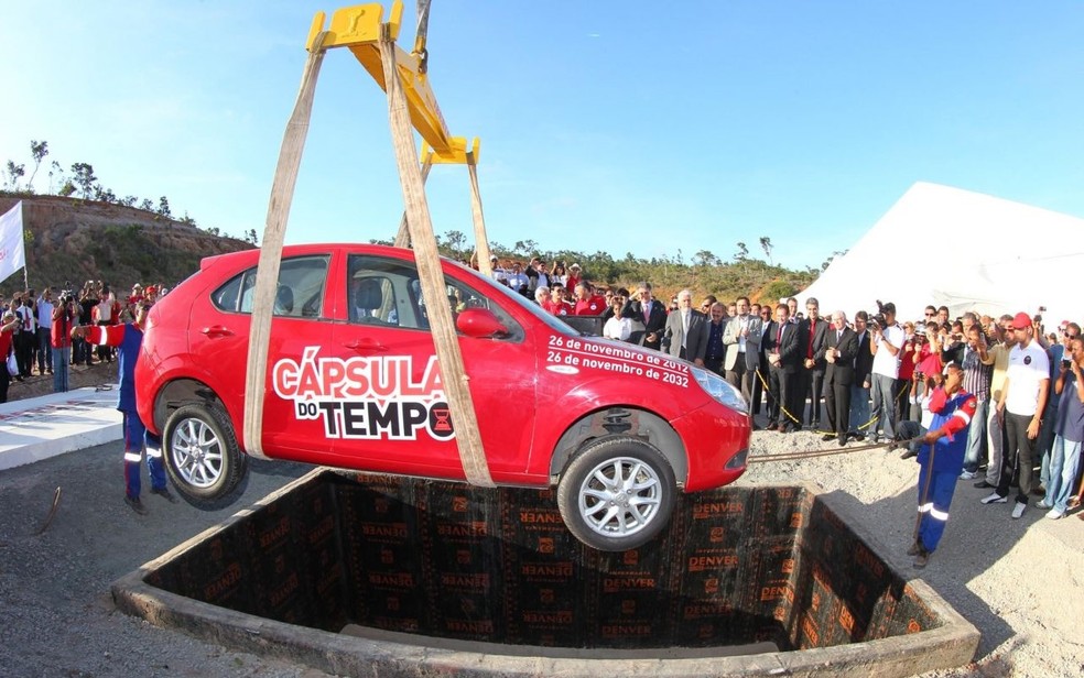 JAC J3 foi enterrado na Bahia em 2012 para servir de cápsula do tempo — Foto: Lucca Mendonça