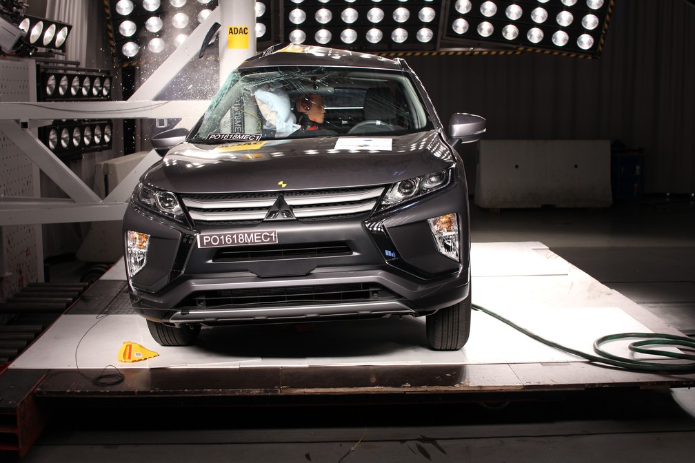 Mitsubishi Elcipse Cross leva 5 estrelas do Latin NCap — Foto: Divulgação/Latin NCap