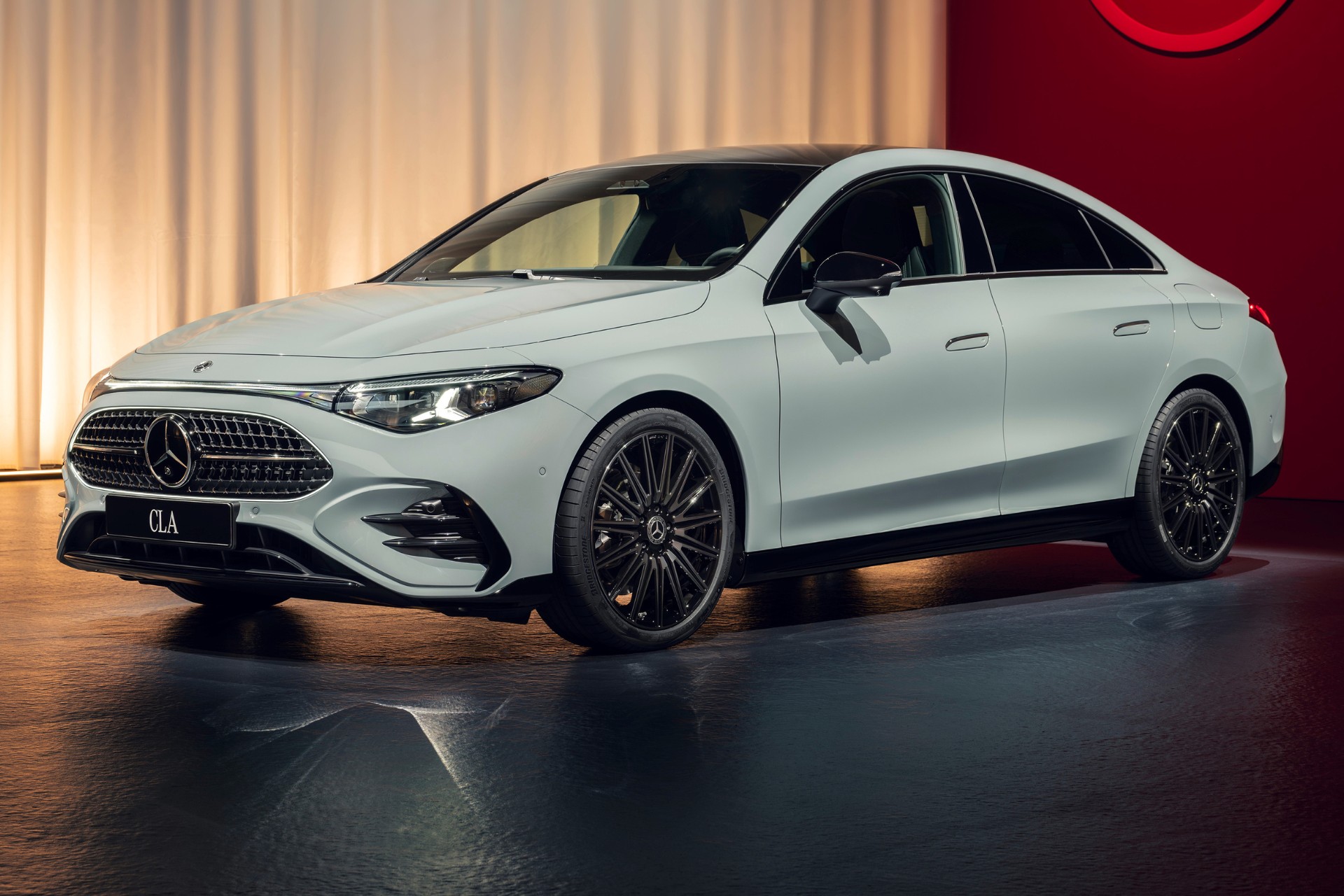 Mercedes-Benz CLA chega ao Brasil em 2026 e marca estuda versão perua