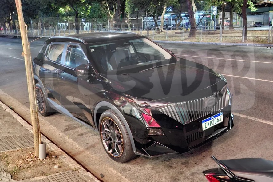 GAC GS3 já roda sem disfarces no Brasil