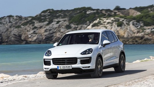Aceleramos o novo Porsche Cayenne, que chega ao Brasil em 2015