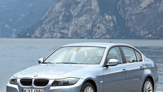 BMW faz recall de 12,7 mil unidades do Série 3 por risco de incêndio