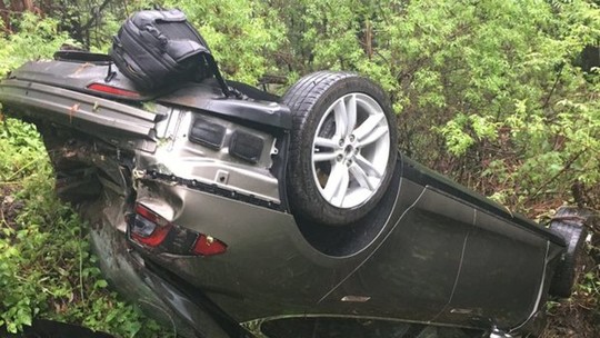 Motorista afirma que Tesla Model S "salvou sua vida" após sair ileso de acidente grave