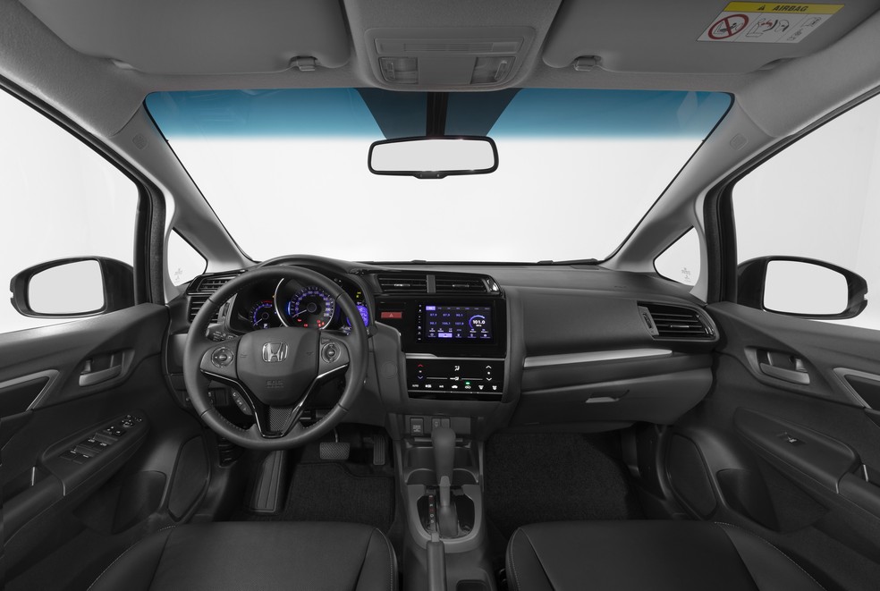 Interior do WR-V passou apenas por mudança nos materiais utilizados, sem alterações de desenho. — Foto: Divulgação/Honda