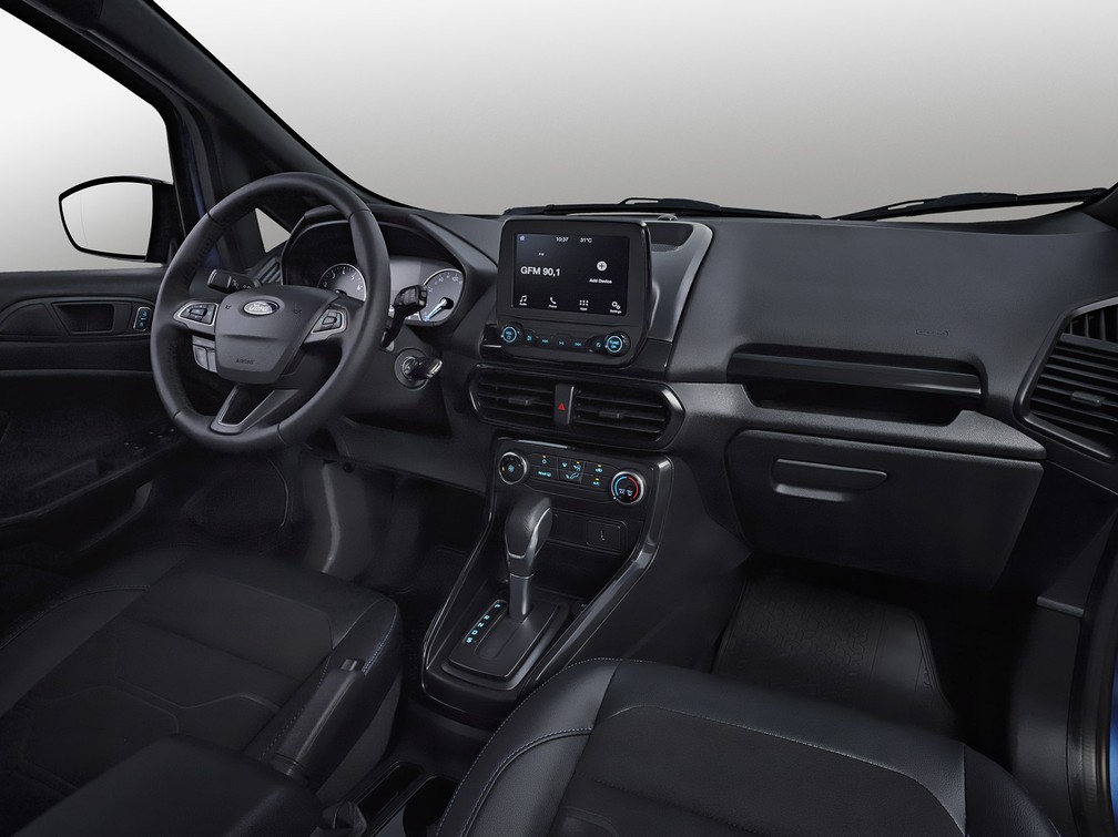 Assim como no Ka, interior do EcoSport tem acabamento todo preto. — Foto: Divulgação/Ford