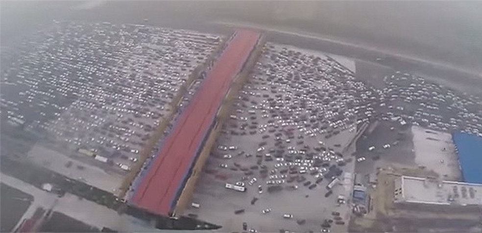 Trânsito gigante dura cinco dias na China (Foto: Reprodução) — Foto: Auto Esporte