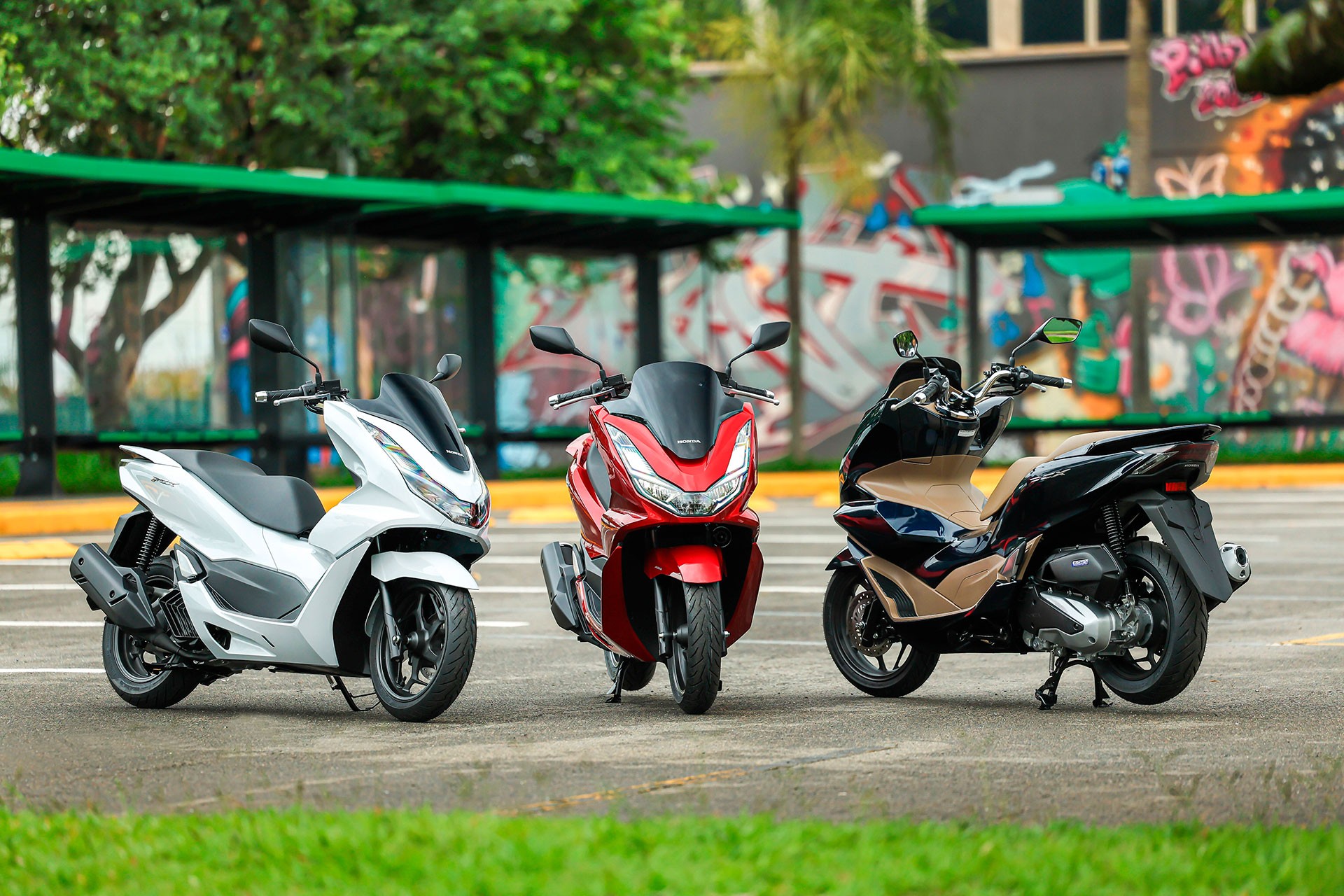 Honda PCX 160 2025: preços, equipamentos e as novas cores da scooter