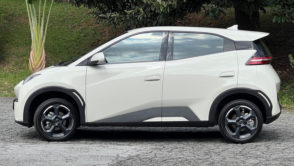 BYD Dolphin Mini: proprietários relatam instabilidade por conta da suspensão traseira — Foto: Auto News Brasil/Vitória Drehmer