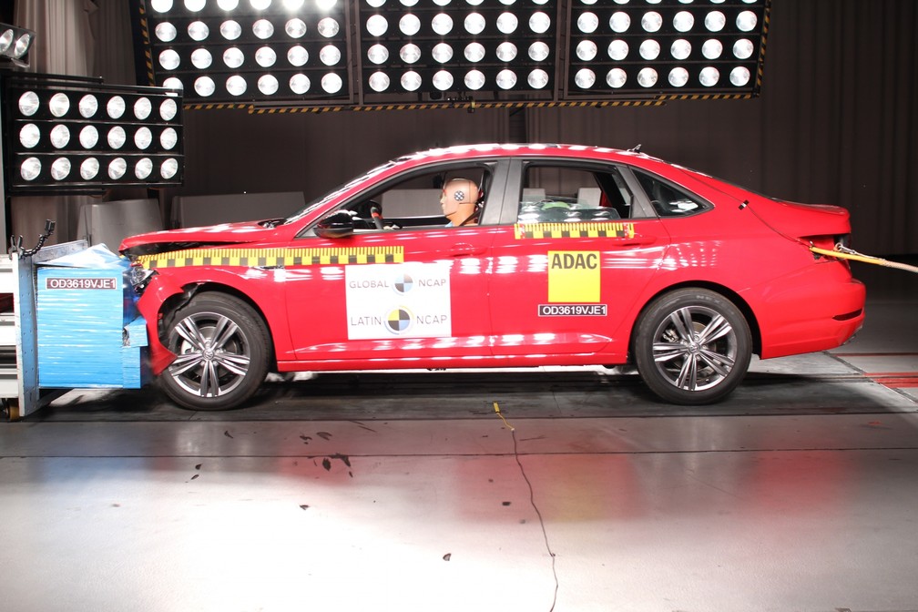 Volkswagen Jetta levou 5 estrelas em teste de segurança — Foto: Divulgação