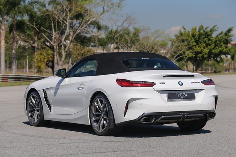 A configuração M40i dá traços mais esportivos ao roadster (Foto: Divulgação) — Foto: Auto Esporte