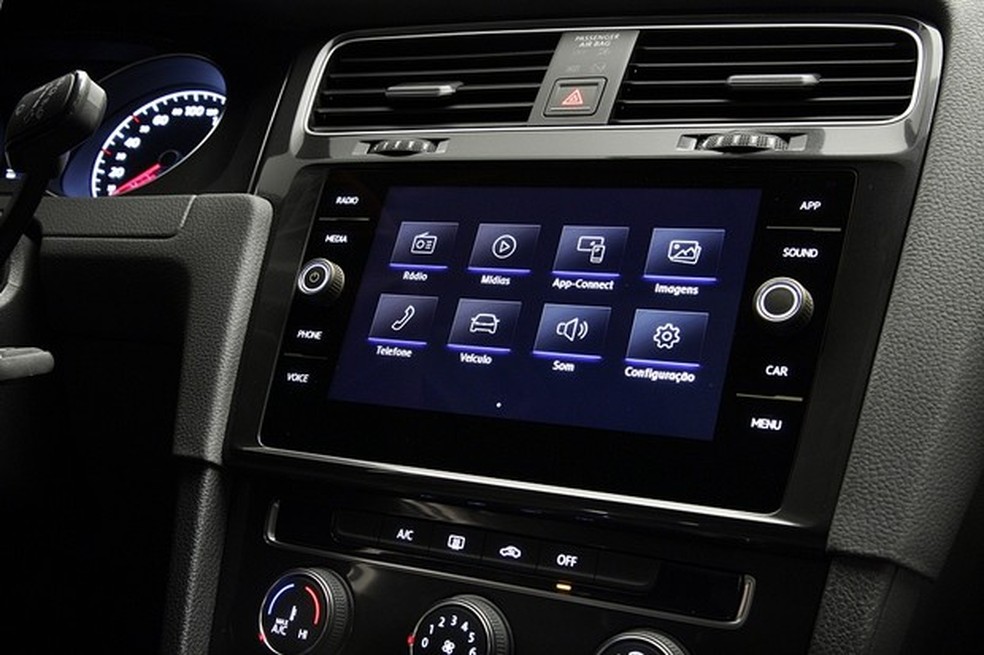 Interior tem multimídia de oito polegadas como padrão (Foto: Divulgação) — Foto: Auto Esporte