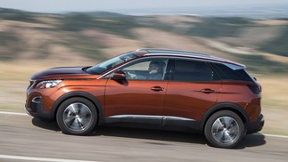 Peugeot 3008 tem dinâmica acertada e números de desempenho bons para a classe