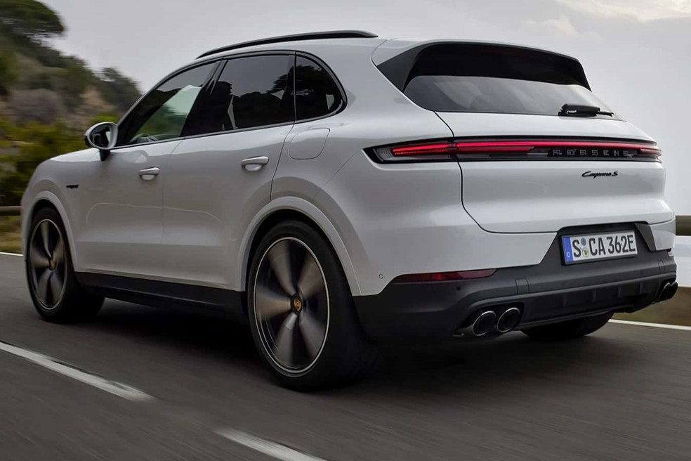 Porsche Cayenne S E-Hybrid estará disponível nas carrocerias SUV convencional e cupê — Foto: Divulgação