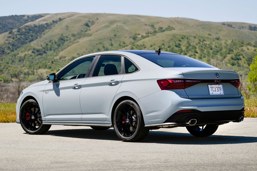 Volkswagen Jetta GLi 2025 apresentado nos Estados Unidos