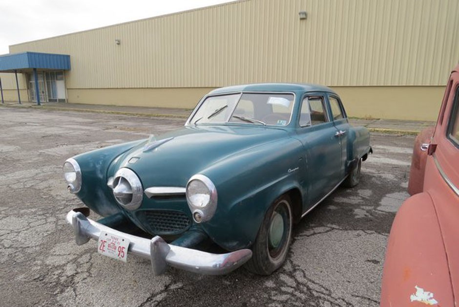 Coleção com mais de 700 carros vintage é leiloada nos EUA