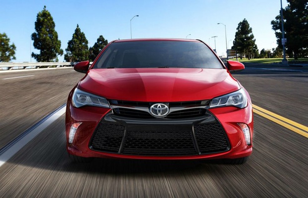 Toyota Camry 2015 (Foto: Divulgação) — Foto: Auto Esporte