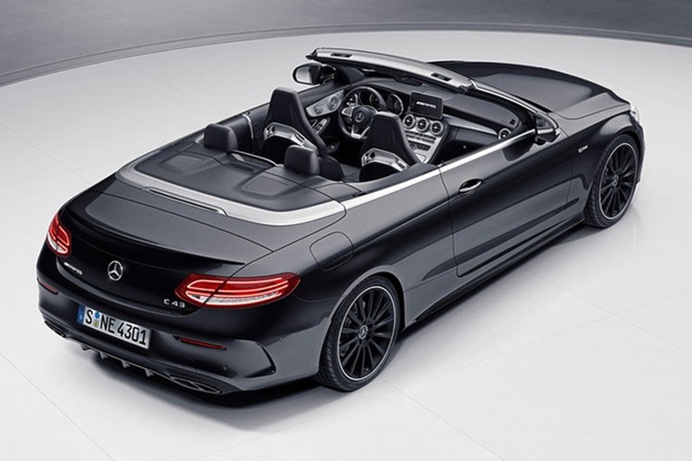 Mercedes C43 Night Edition (Foto: Divulgação) — Foto: Auto Esporte