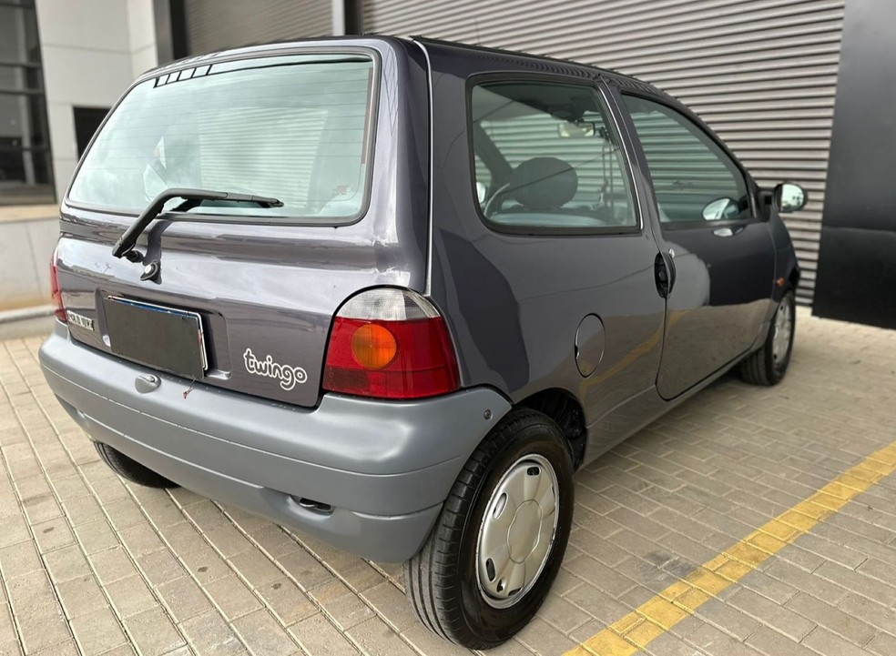 Renault Twingo apresentava design inusitado para a época — Foto: Garagem da Jóia