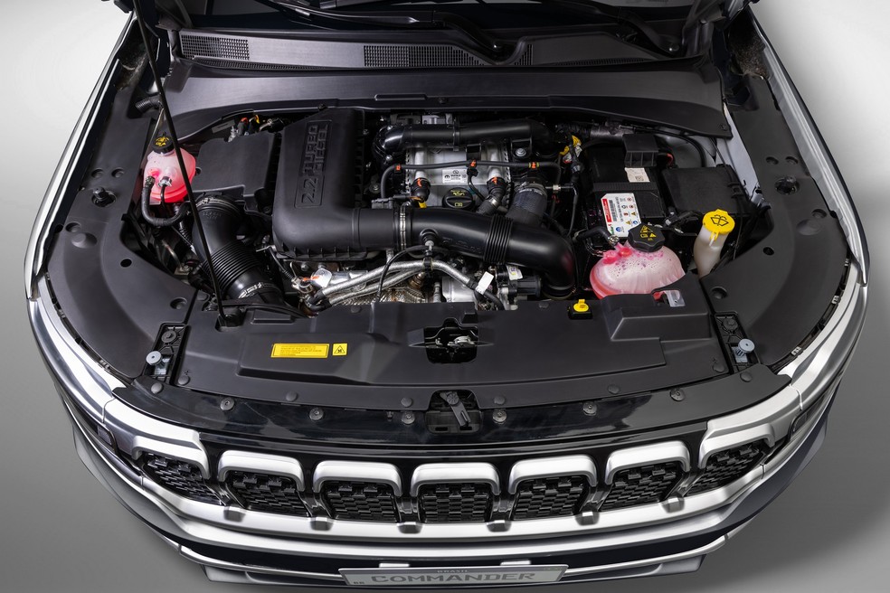 Jeep Commander Overland está 30 cv mais potente com novo motor — Foto: Divulgação/Jeep