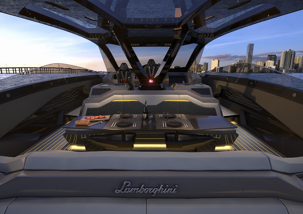 Interior do iate Tecnomar Lamborghini 63 — Foto: Divulgação