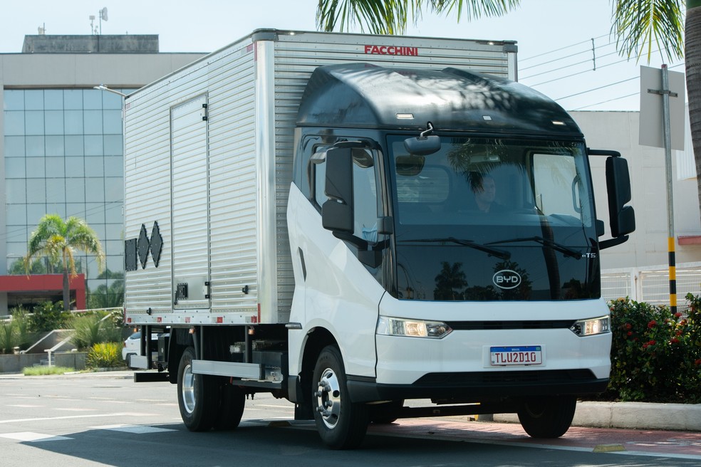 Caminhão elétrico da BYD roda 185 km e recarrega em duas horas — Foto: BYD/Divulgação
