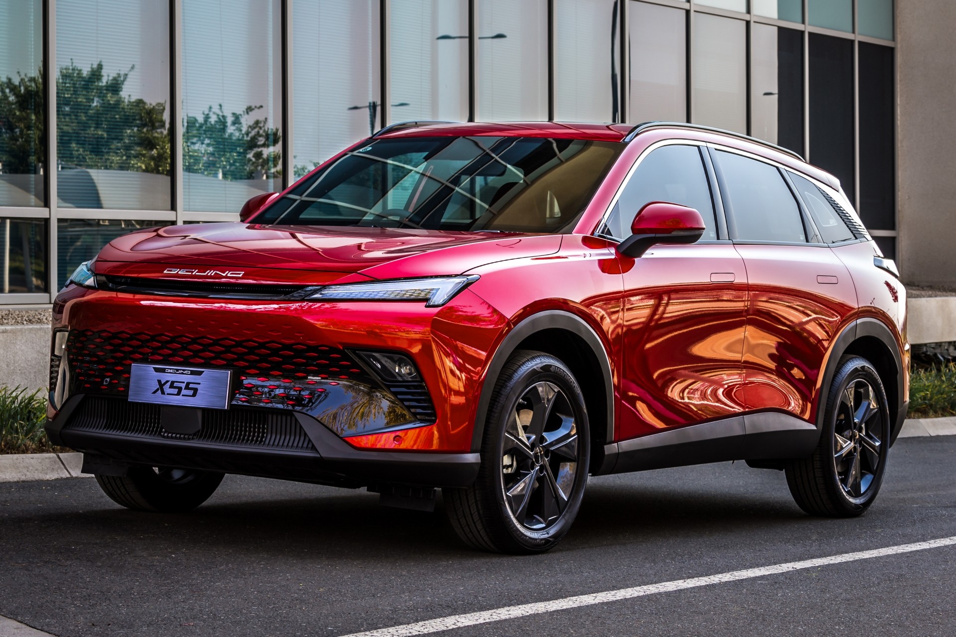 Baic confirma carros híbridos com motor flex no Brasil em 2028; veja planos