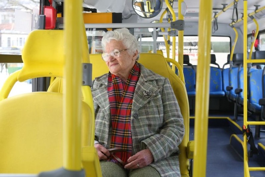Acaba de Sair Nova Lei Isenta Brasileiros 60+ de Passagens de Ônibus!
